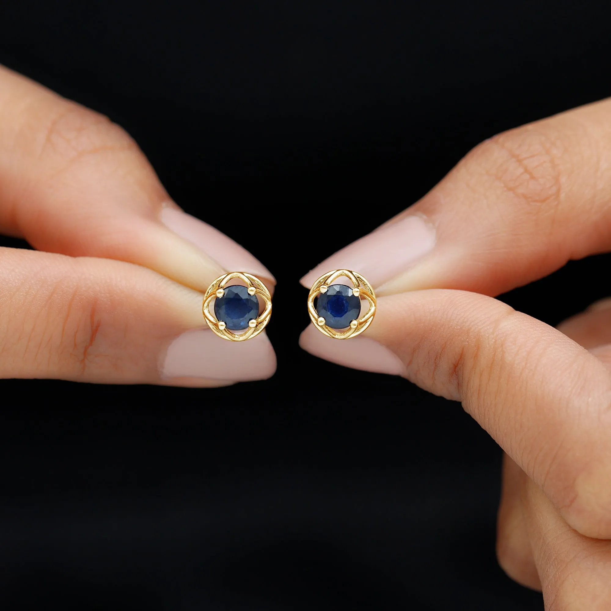 2 CT Blue Sapphire Solitaire Vintage Stud Earrings