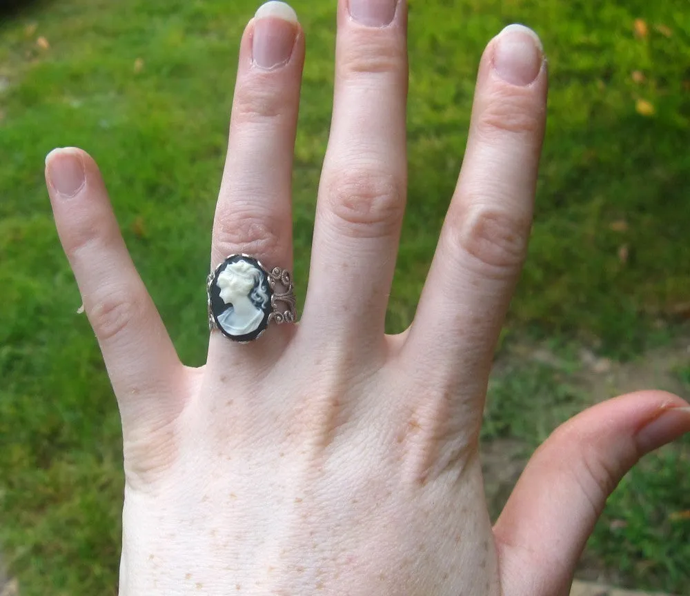 Cameo Ring- Black and White Lady in Silver