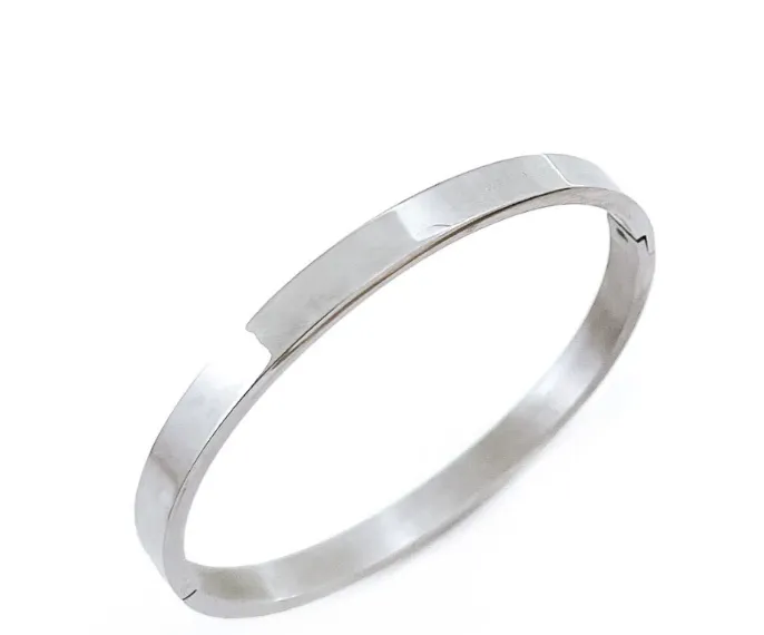 Carla Bangle Bracelete