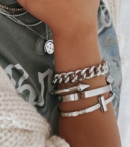 Carla Bangle Bracelete