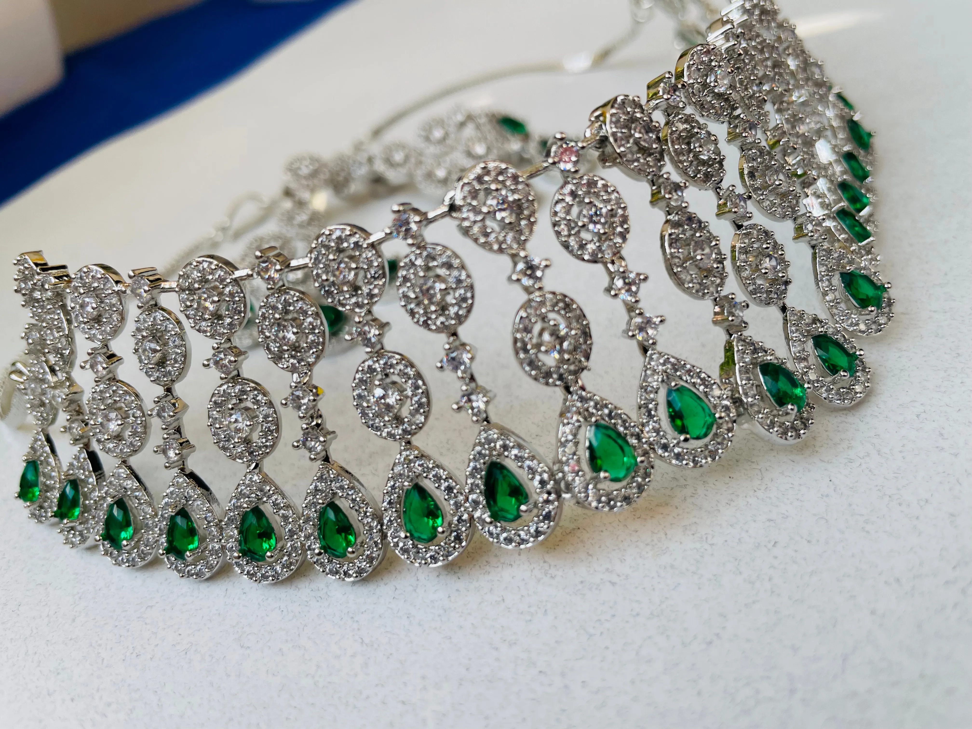 EMERALD GREEN  NECKLACE-Elegance147