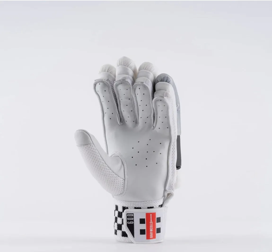 GN Alpha 600 Batting Gloves