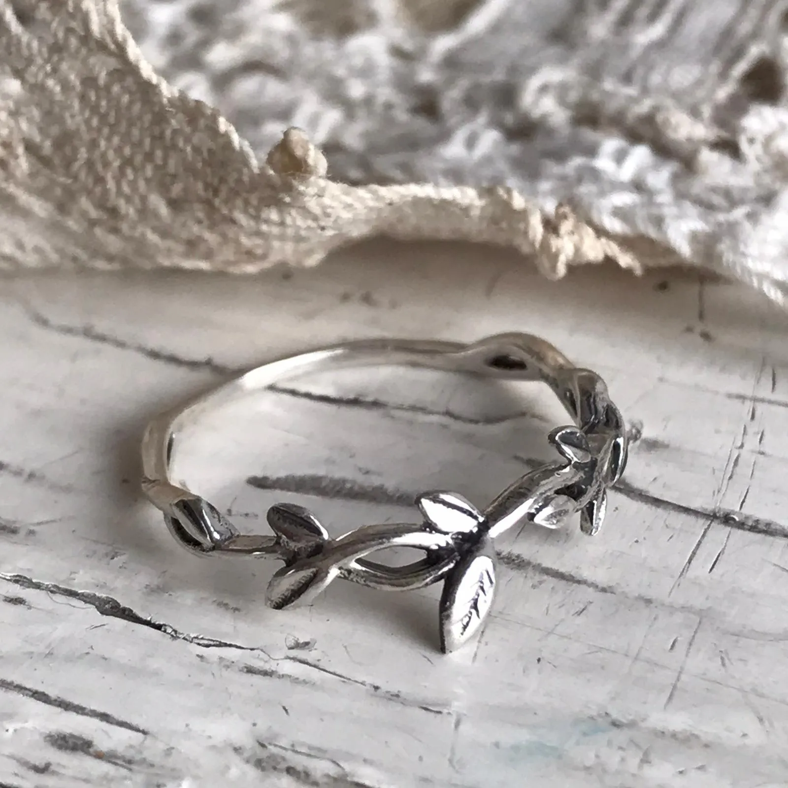 'Olive leaves' ring | 925 Silver