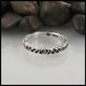 Íon Heart Knot Stacking Ring in Silver