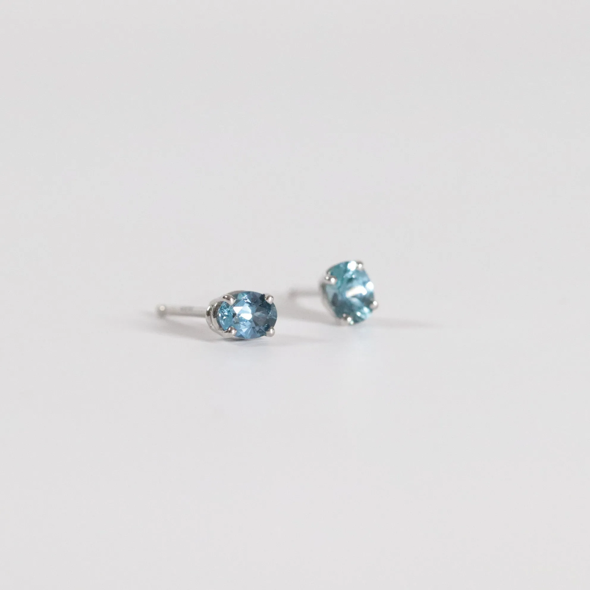 Oval Yogo Sapphire Studs