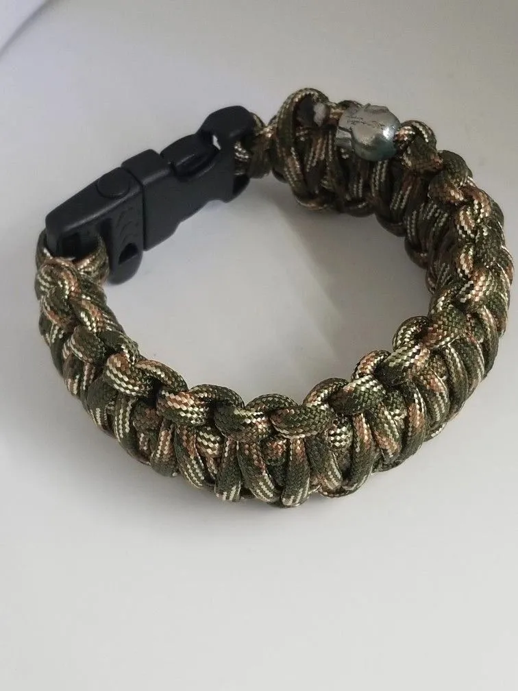 Paracord Bracelet With Skull Charm