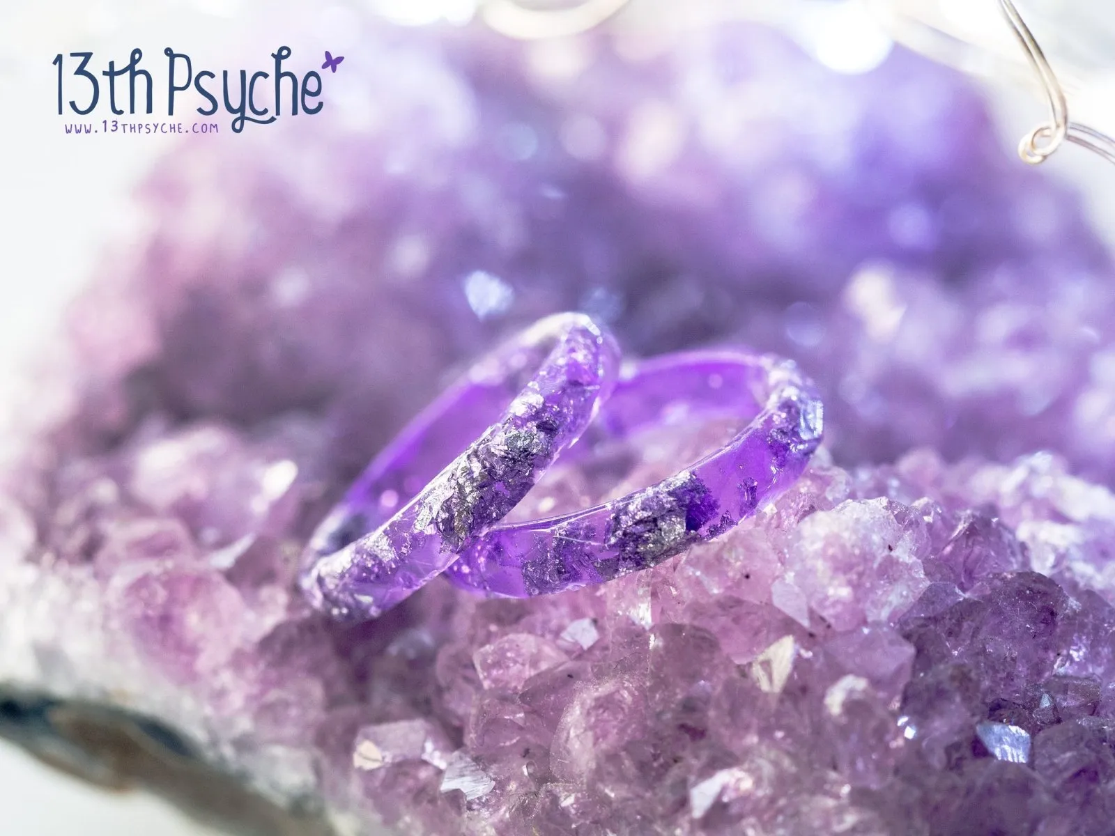 Purple and silver flakes faceted resin ring