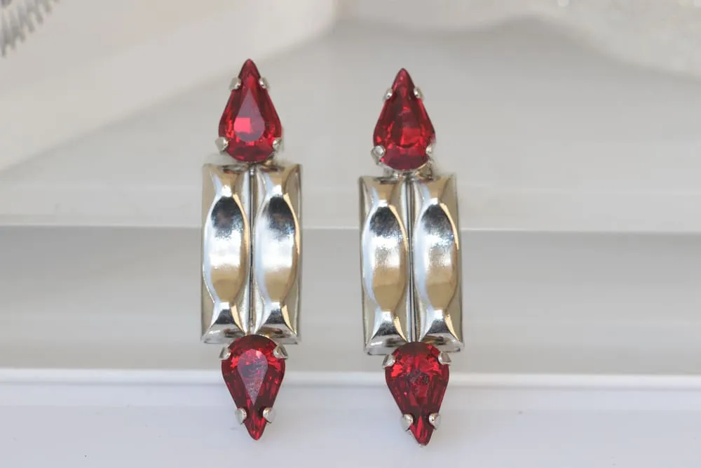 RED GENTLE EARRINGS