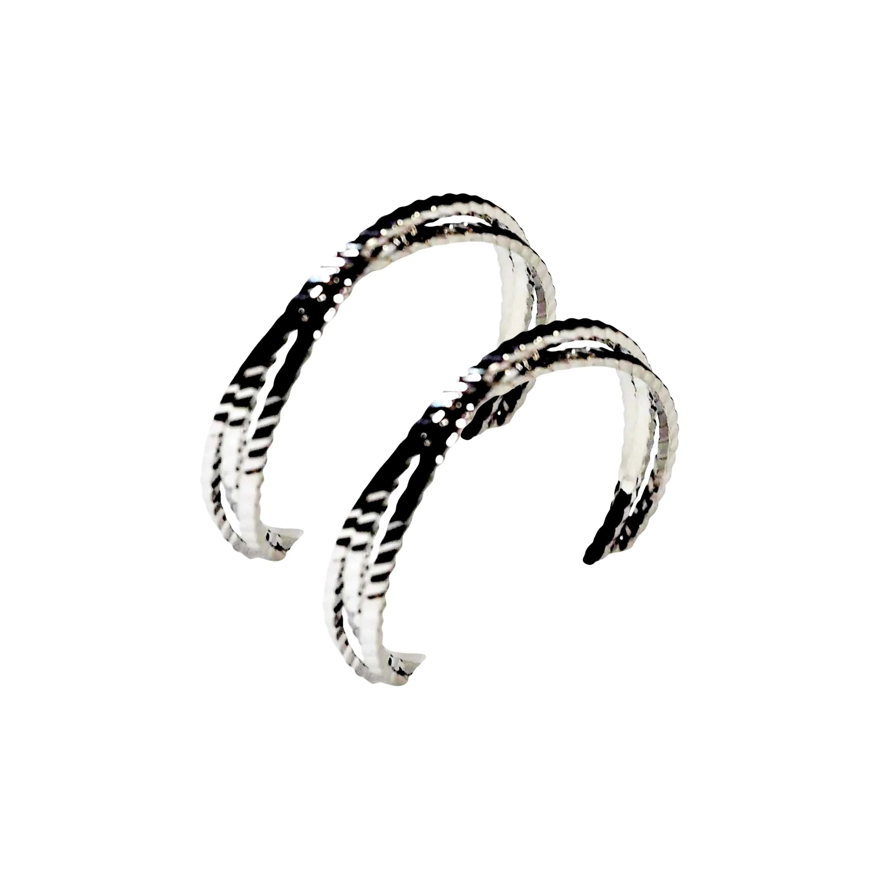 Textured Triple Hoop Hoop Invisible Clip On Hoop Earrings (Gold/Silver)