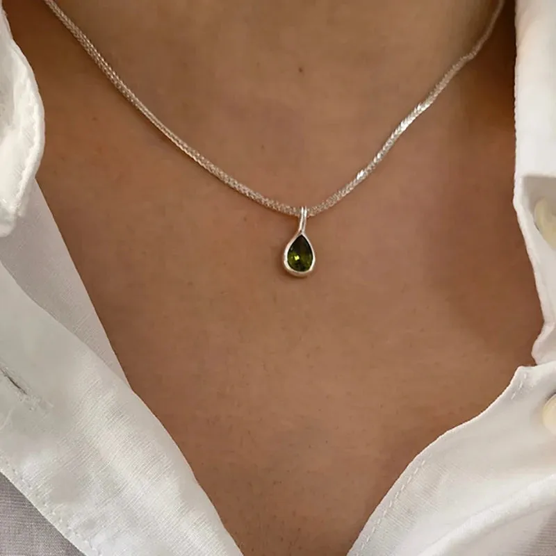 VAIGE Elegant Emerald Green Water Drop Pendant Necklace in .925 Sterling Silver