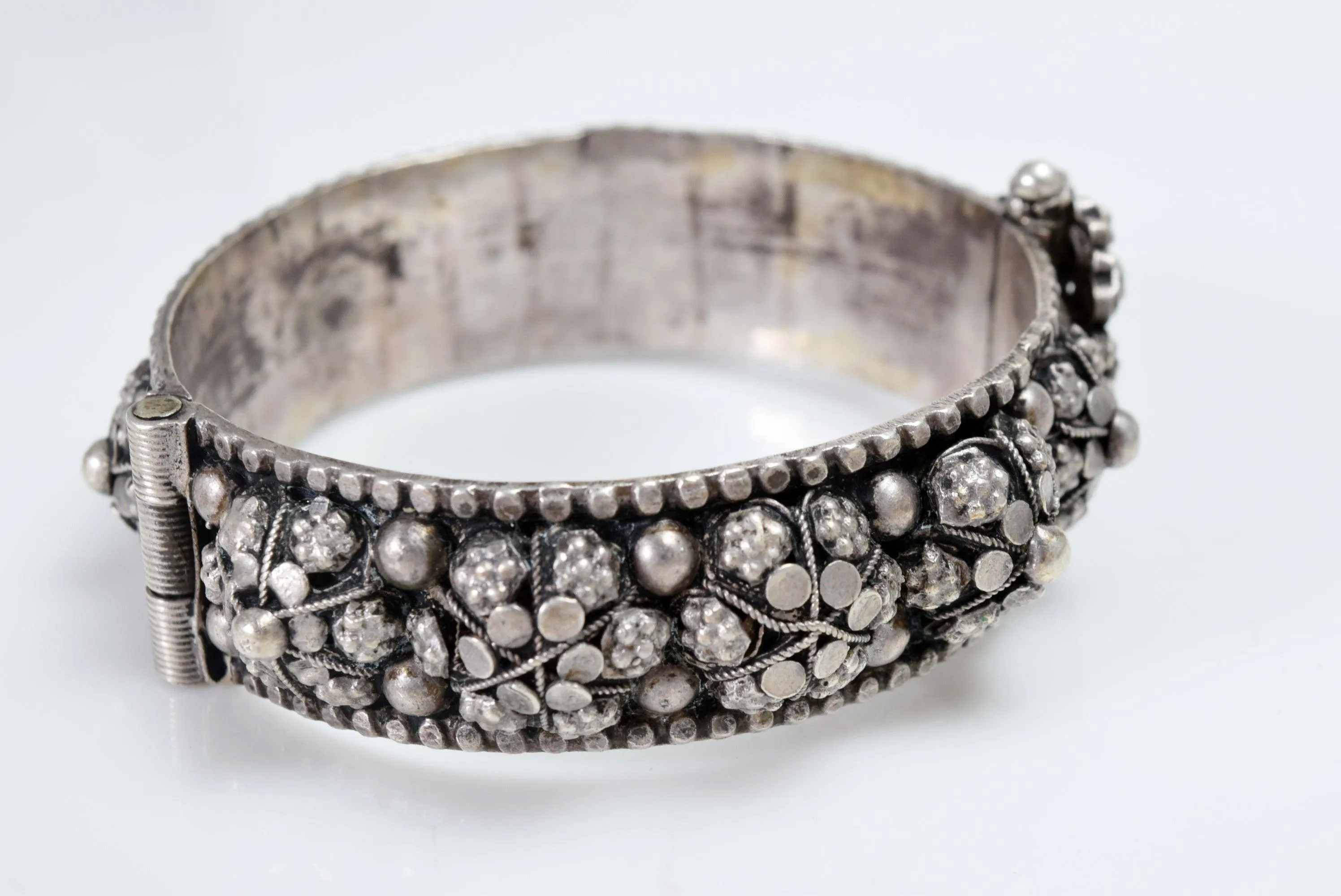 Vintage Ottoman Style Egyptian Silver Hinged Bangle Bracelet